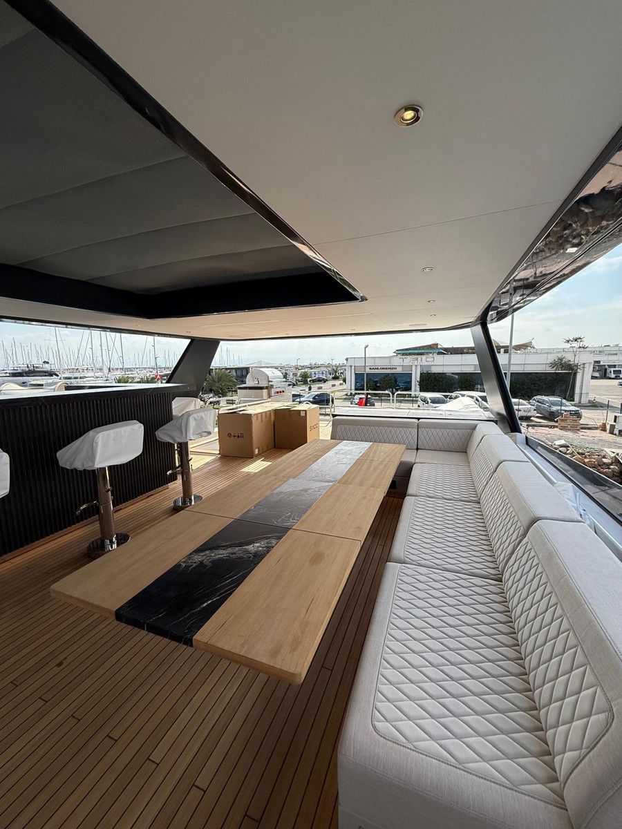 Yacht cockpit lounge exterior fit-out — Vertuden